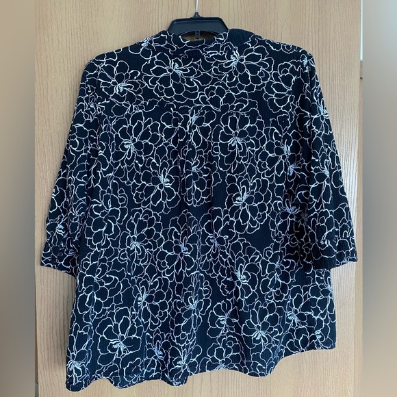 Set of 2 Croft & Barrow Floral Button-Up Camp Shirts - 3X - Picture 3 of 8